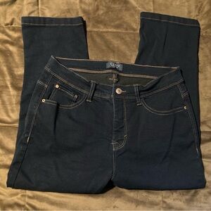 Curve Appeal brand, size 8/29, dark denim capris, stretchy and comfortable